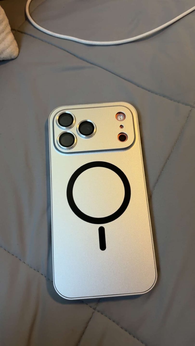 Kundfoto på snapshield metallskal