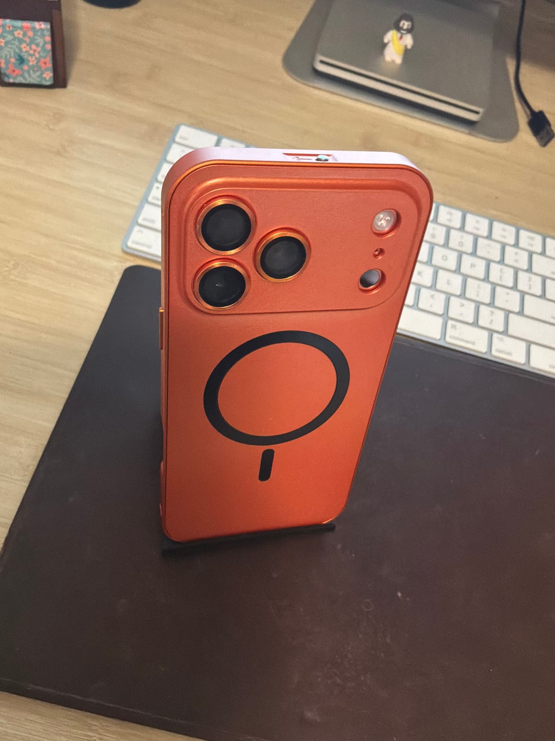 Kundfoto på snapshield metallskal
